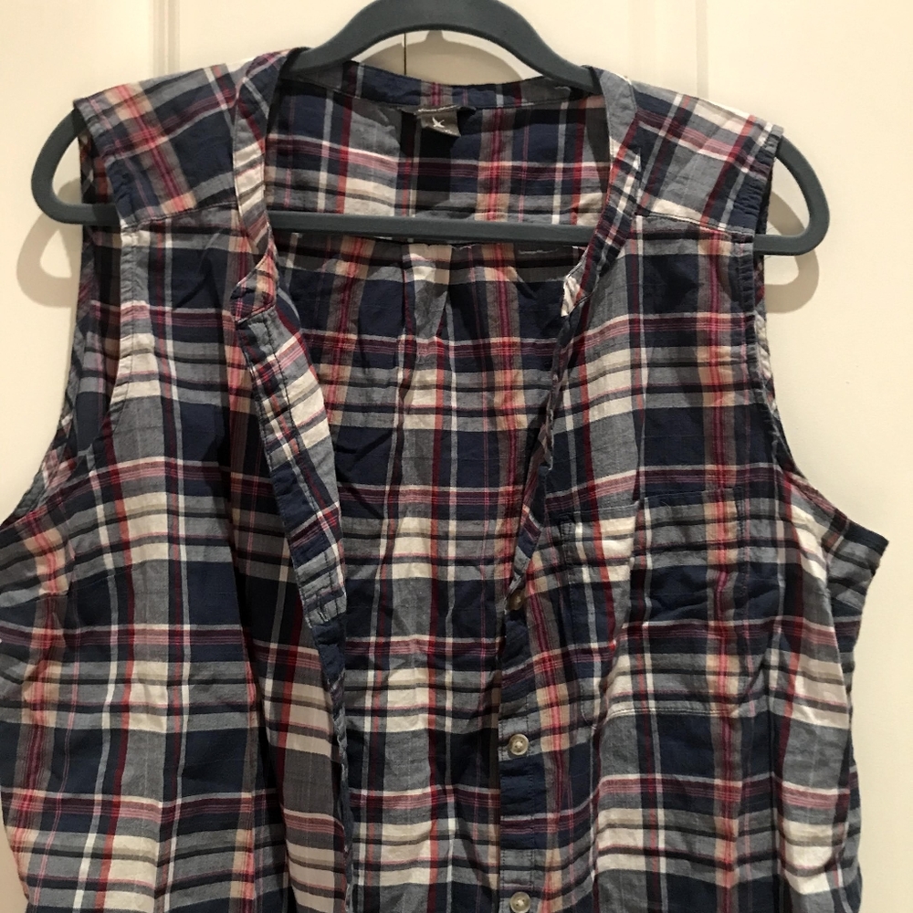 Eddie Bauer sleeveless blouse plaid cotton vest